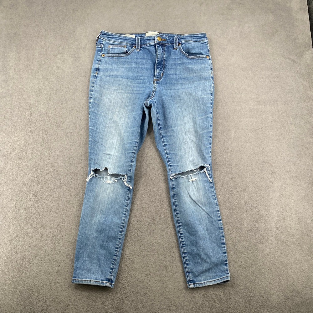 Universal Thread High Rise Skinny Jeans 12/31S Medium Wash Distressed Blue